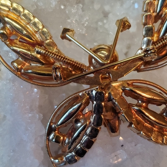 Vintage Articulating Butterfly Brooch - Picture 3 of 6